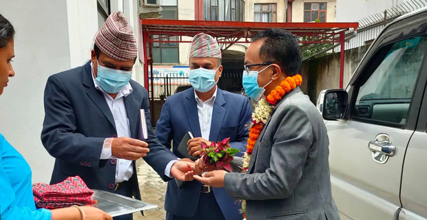Slider Image: मिति 2079।2।26 मा नेपाल ट्रष्टको कार्यालयमा नवनियुक्त कार्यकारी सचिवज्यूकाे स्वागत